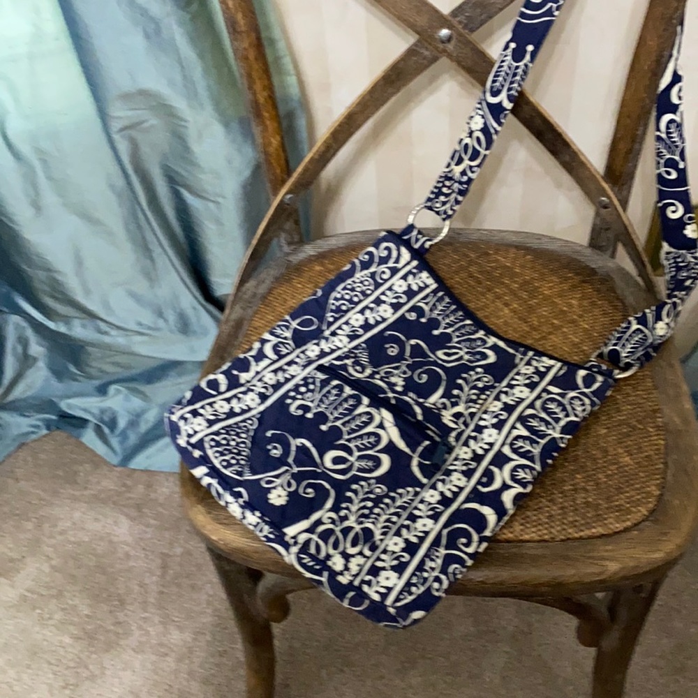Vera Bradly cross body bag navy & white